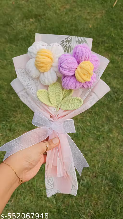 Knotsngifts crochet daisy plushie duo bouquet